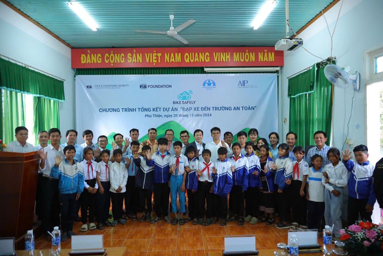 DỰ ÁN “ĐẠP XE ĐẾN TRƯỜNG AN TOÀN” CỦA TỔ CHỨC AIP FOUNDATION KHÉP LẠI HÀNH TRÌNH TẠI TỈNH GIA LAI - TIẾP CẬN HƠN 5,000 HỌC SINH