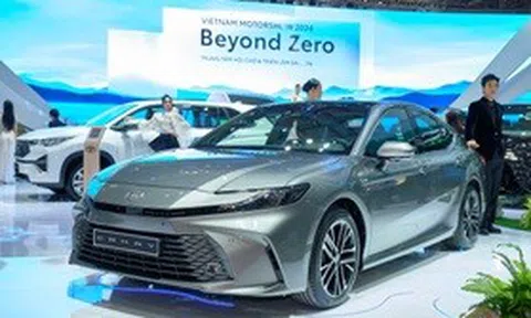 Bản cao nhất của Toyota Camry 2024 có gì để xứng với mức giá 1,5 tỷ đồng?